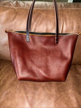 Like New Portland Leather Large zippered Tote pebbled Nutmeg